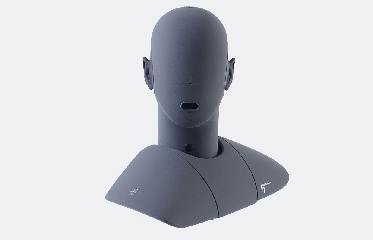 Artificial Head ane move°s in motion